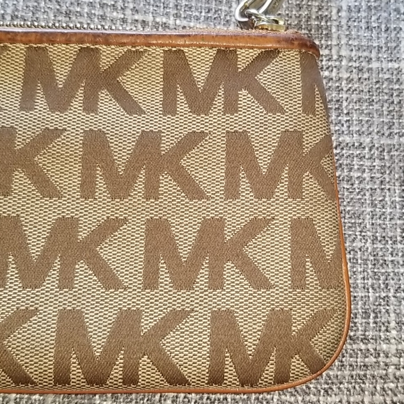 Michael Kors Wristlet Wallet - Picture 16 of 16